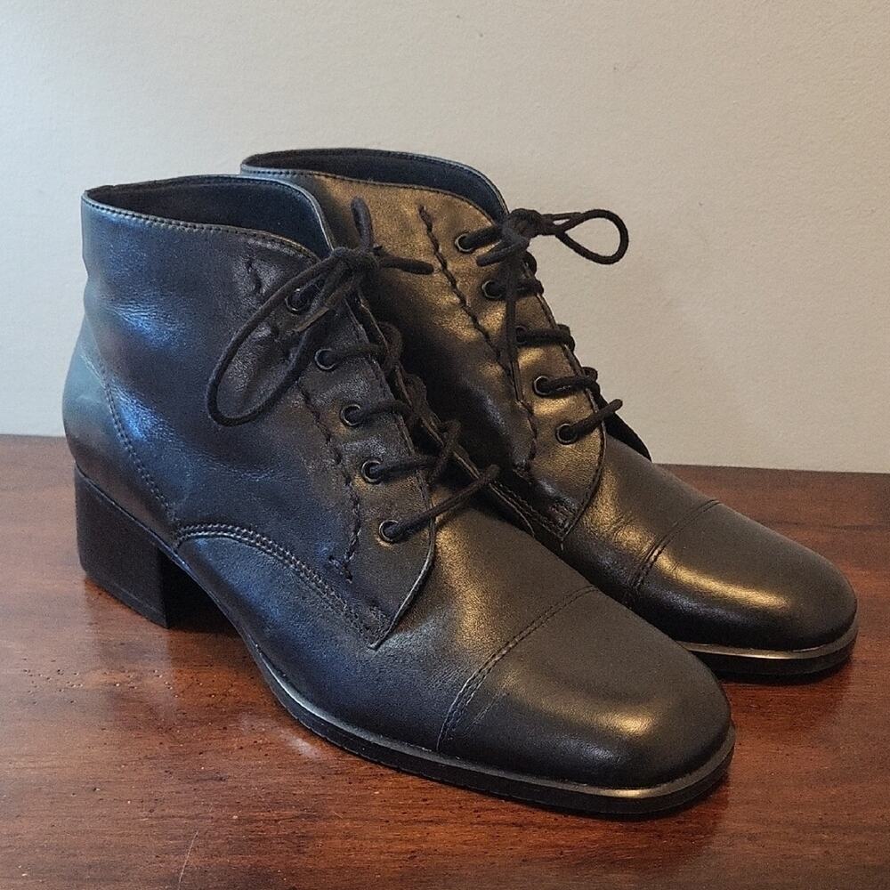 Easy Spirit Women's Black Lace Up Boots Size 8 1/2 2A (Narrow)